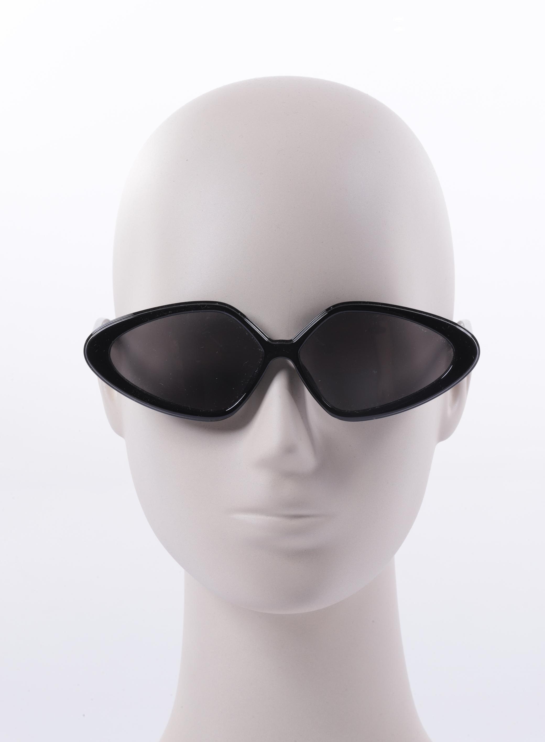 

asos Damen Sonnenbrille, schwarz, Gr.