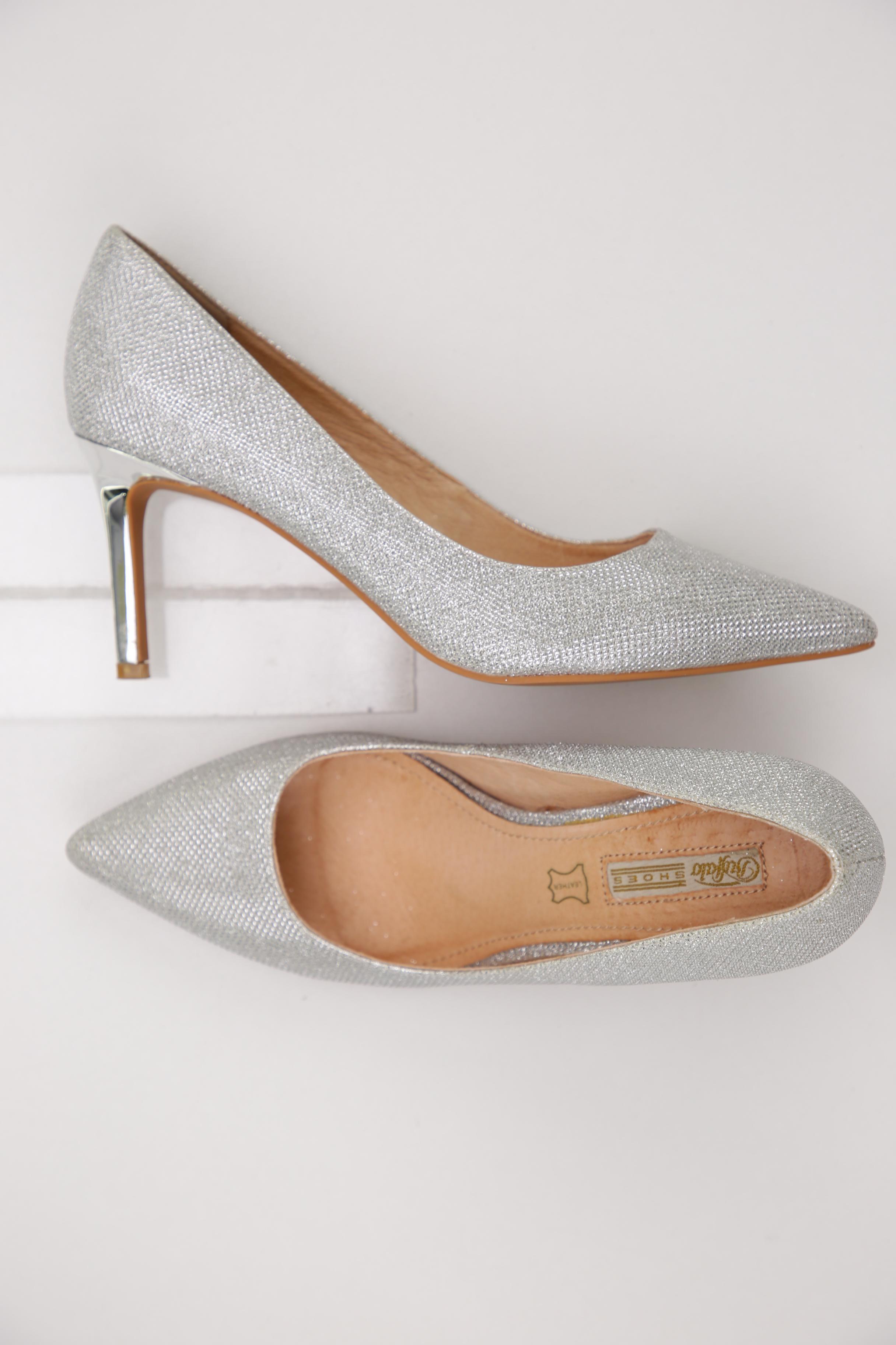

Buffalo London Damen Pumps, silber, Gr. 39
