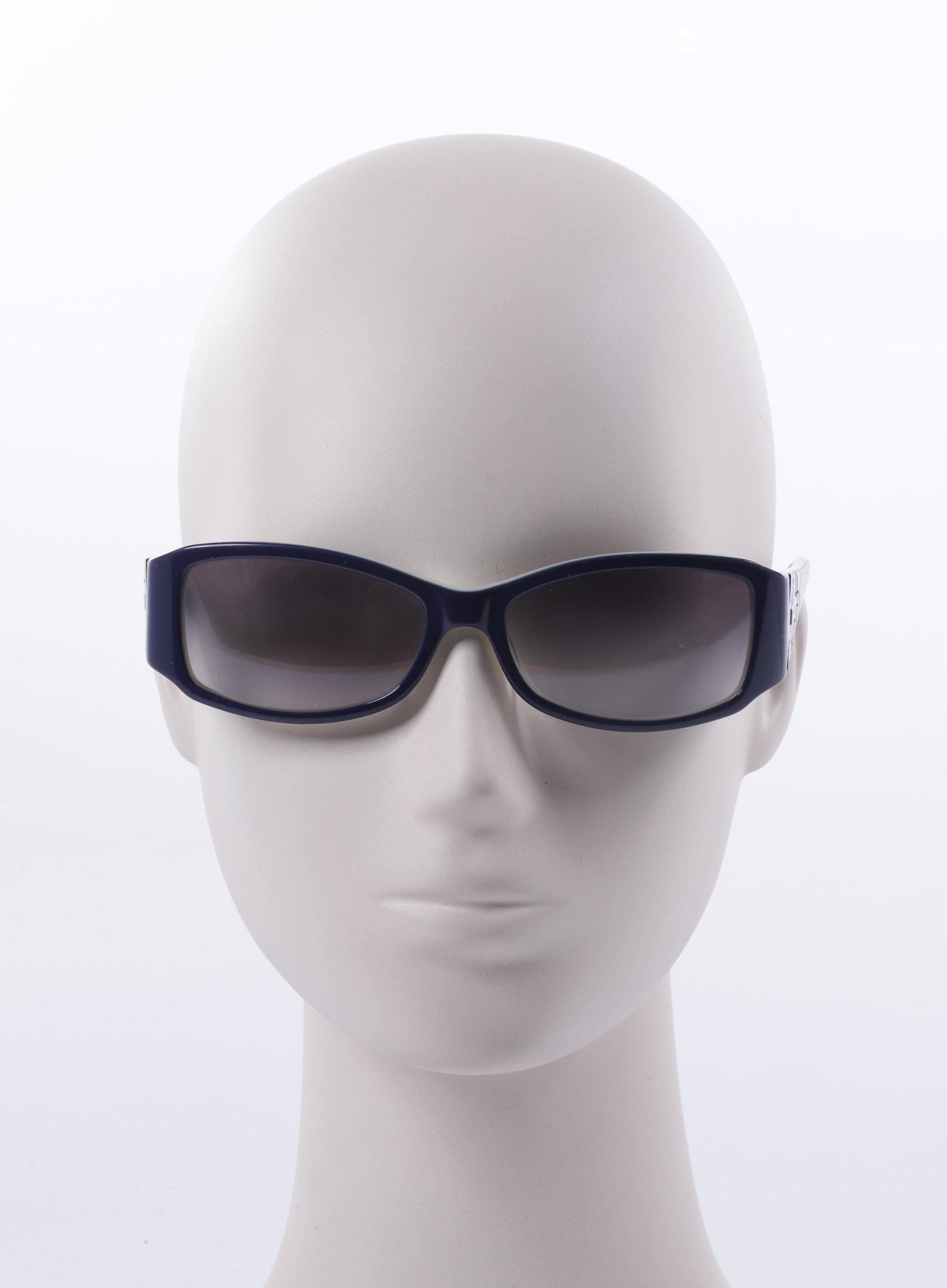 

Calvin Klein Damen Sonnenbrille, blau, Gr.