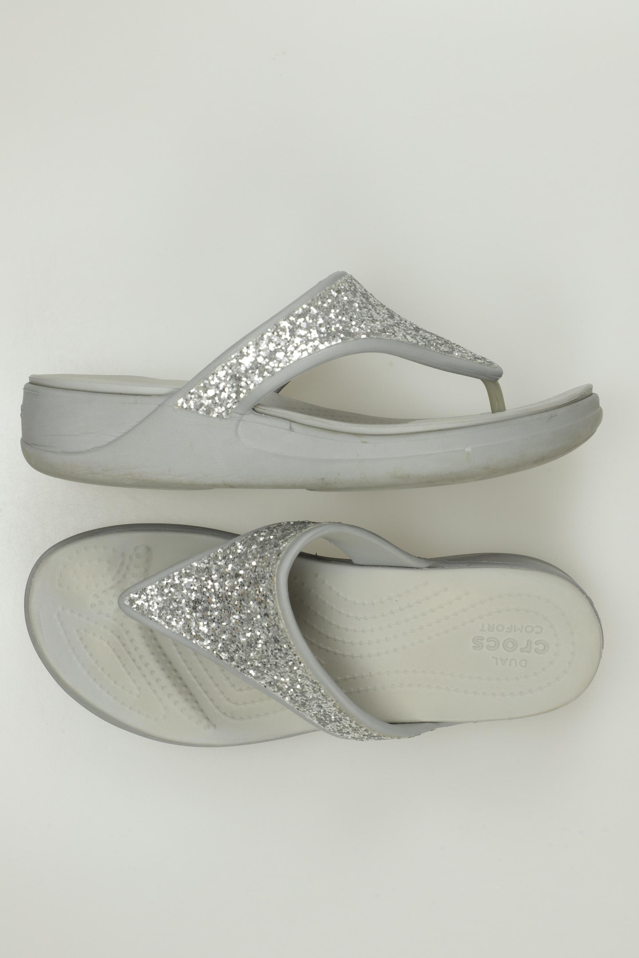 

Crocs Damen Sandale, silber, Gr. 7