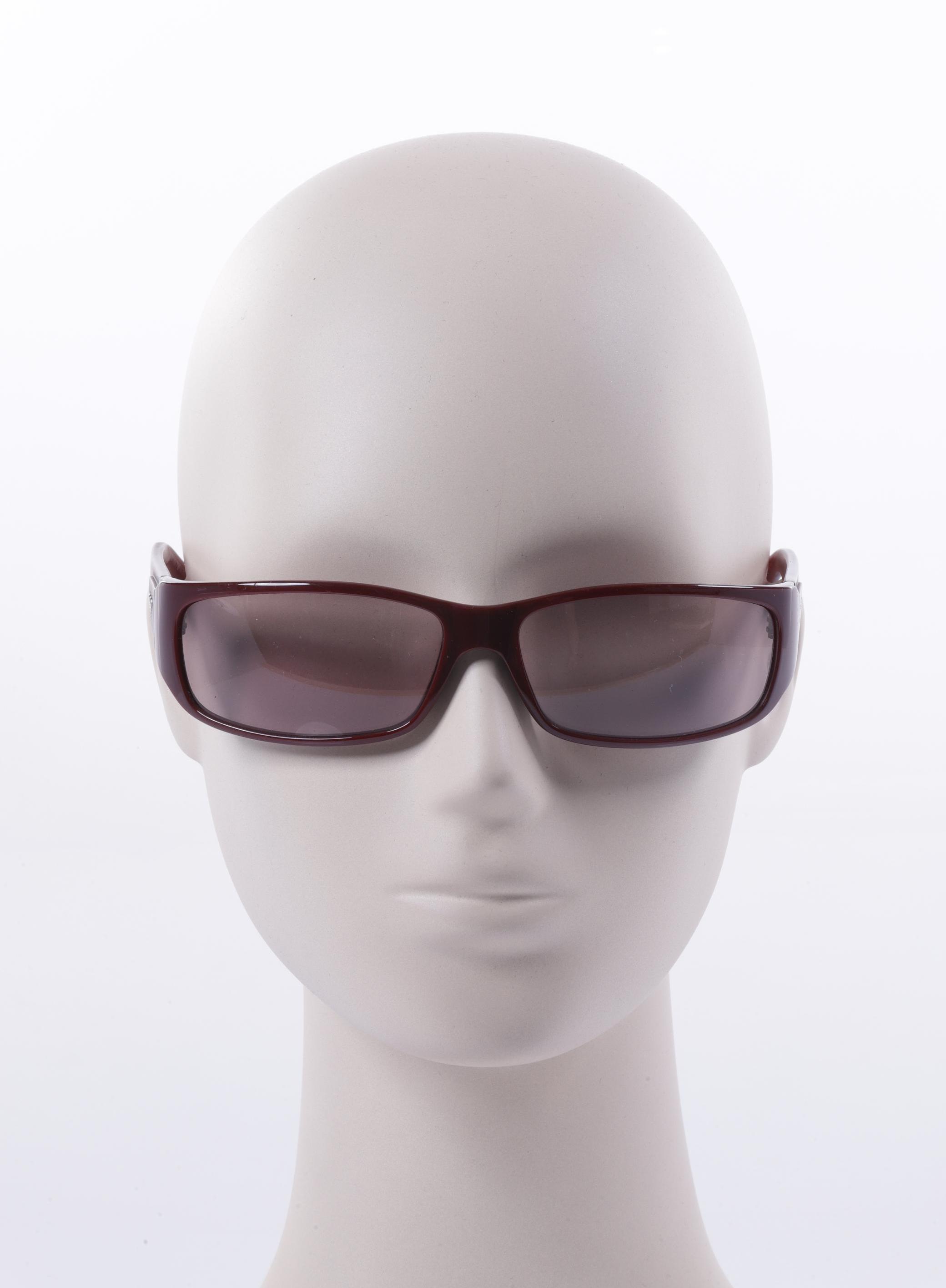 

Emporio Armani Damen Sonnenbrille, bordeaux, Gr.