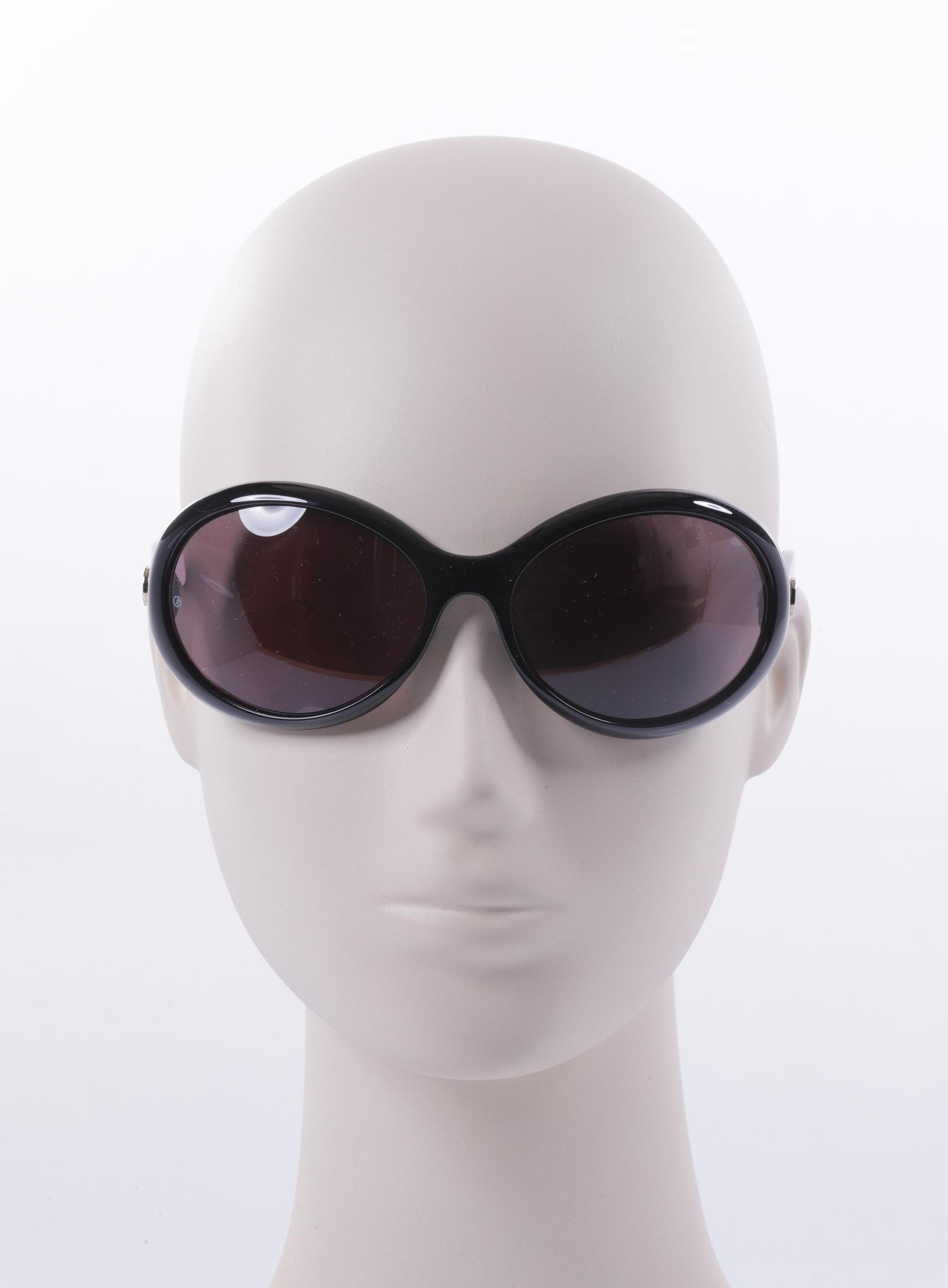 

Giorgio Armani Damen Sonnenbrille, schwarz, Gr.