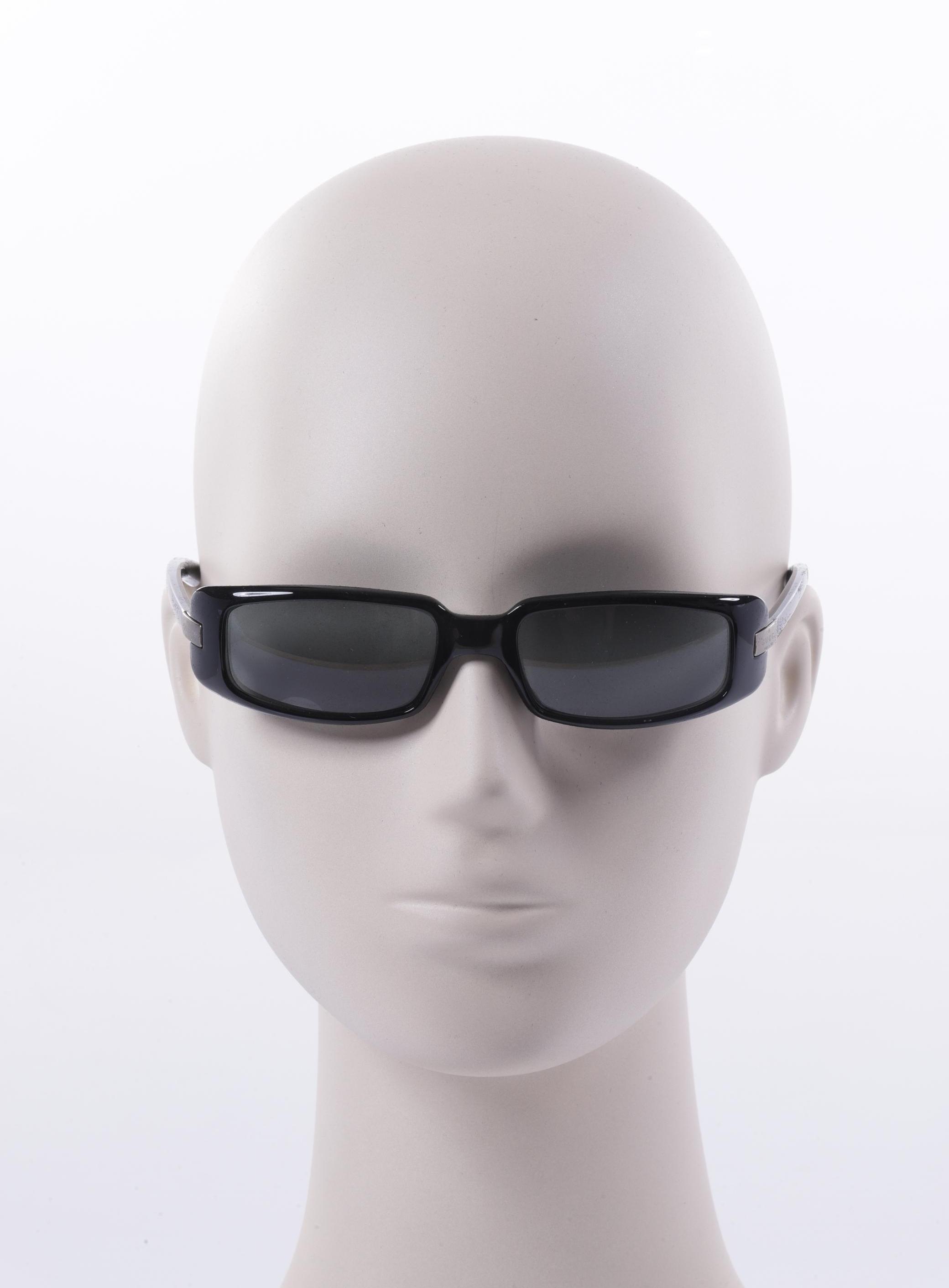 

Gucci Damen Sonnenbrille, schwarz, Gr.