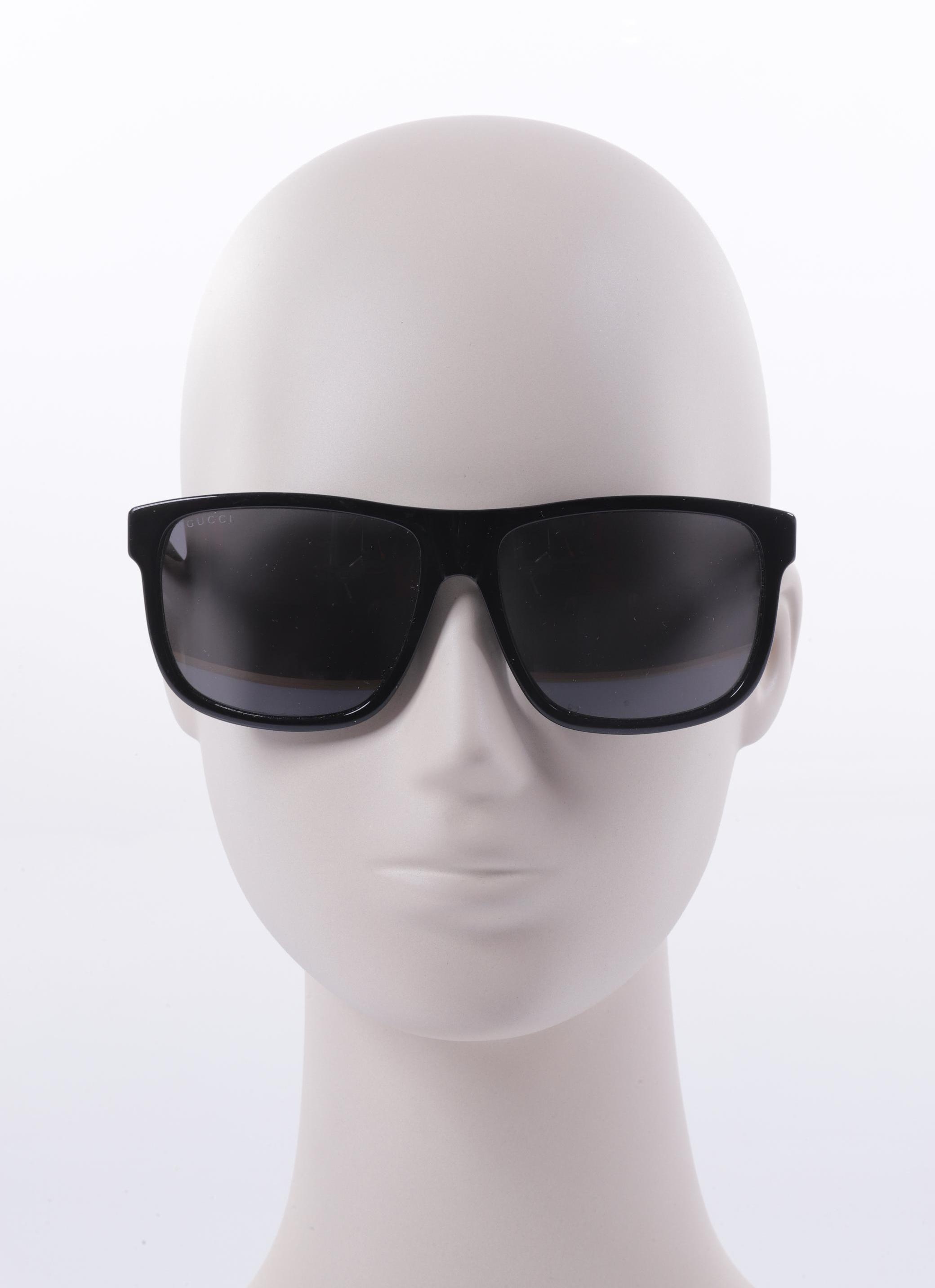 

Gucci Damen Sonnenbrille, schwarz, Gr.
