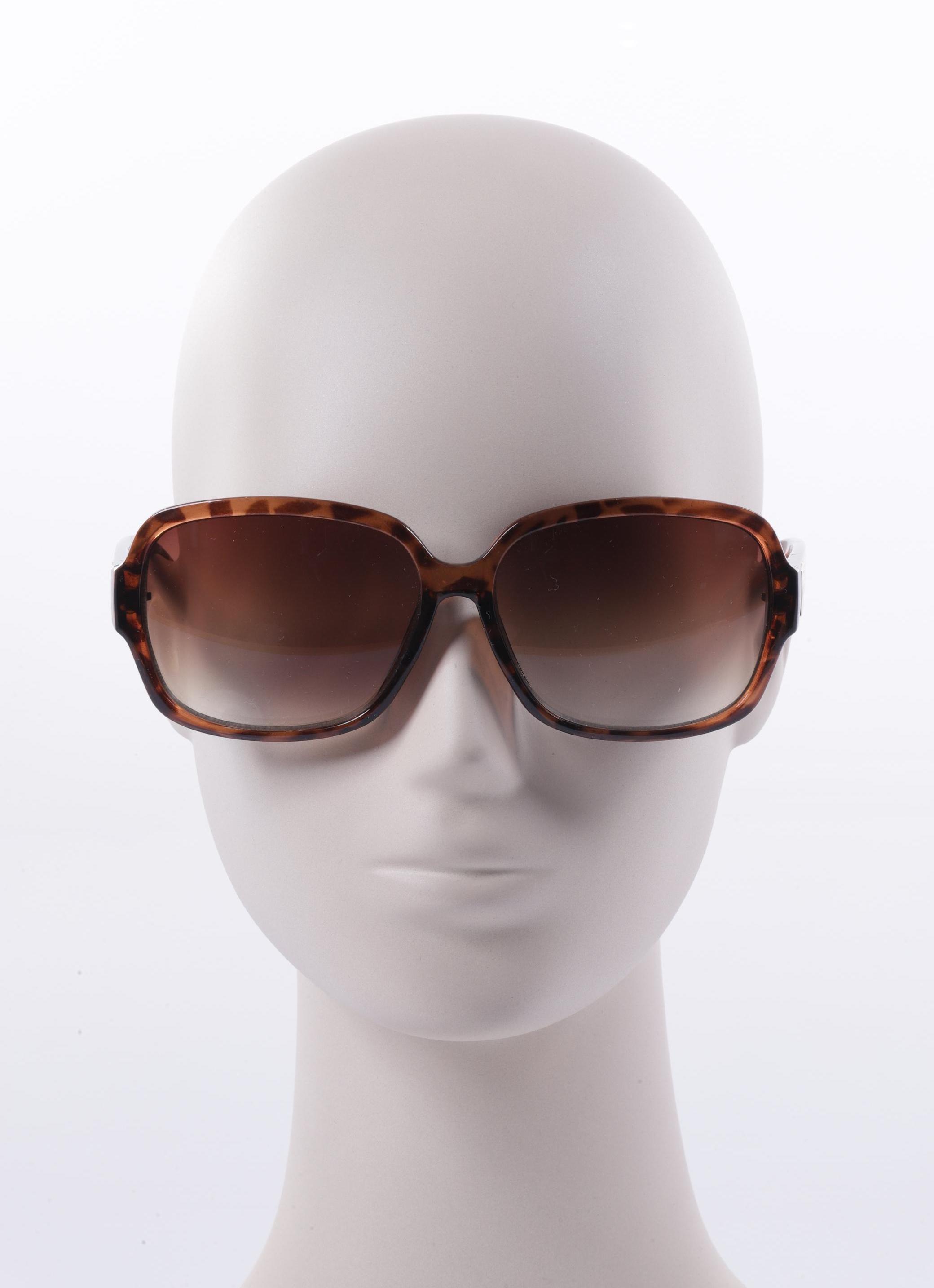 

Kenneth Cole Damen Sonnenbrille, braun, Gr.
