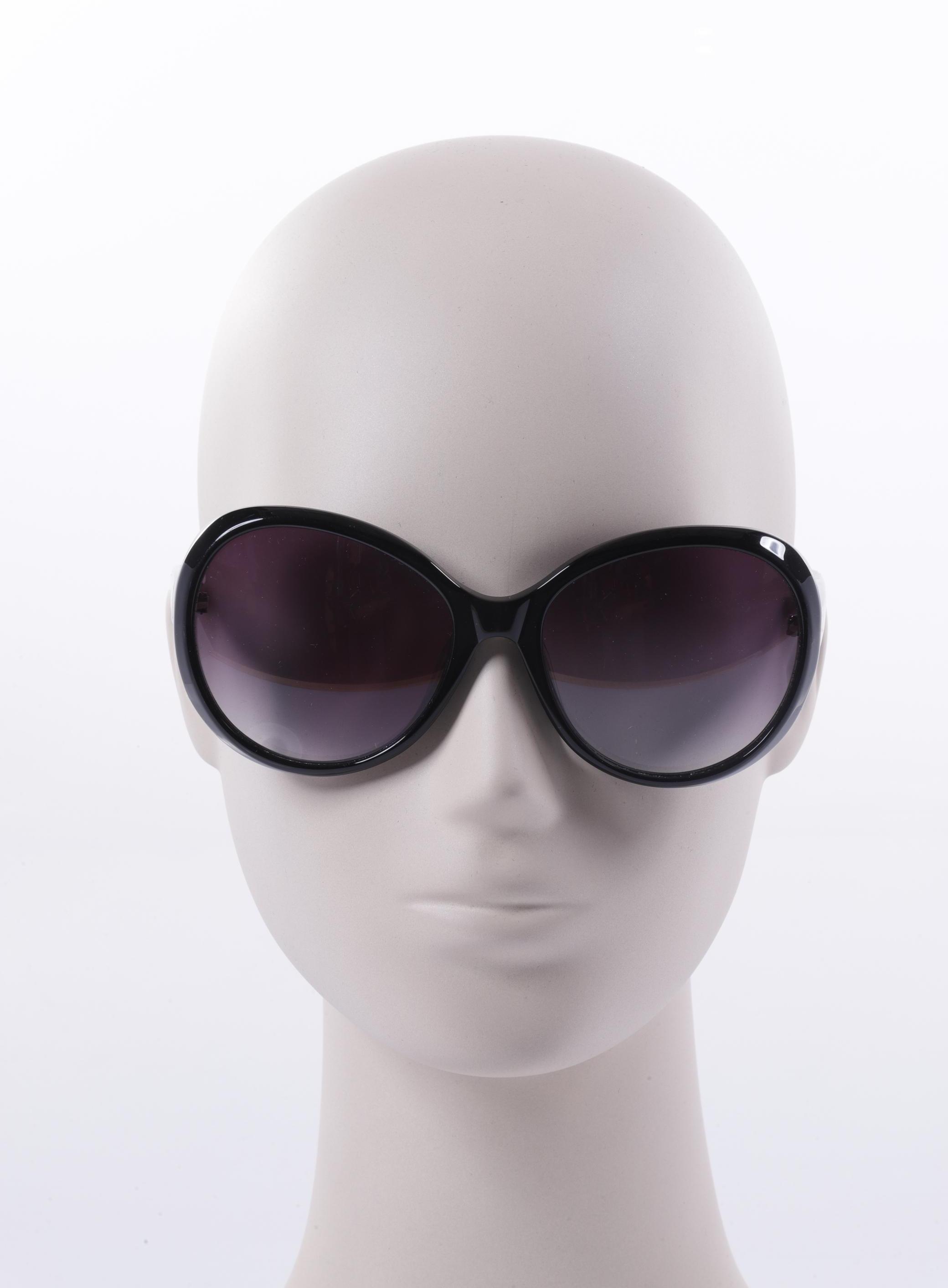 

Moschino Damen Sonnenbrille, schwarz, Gr.
