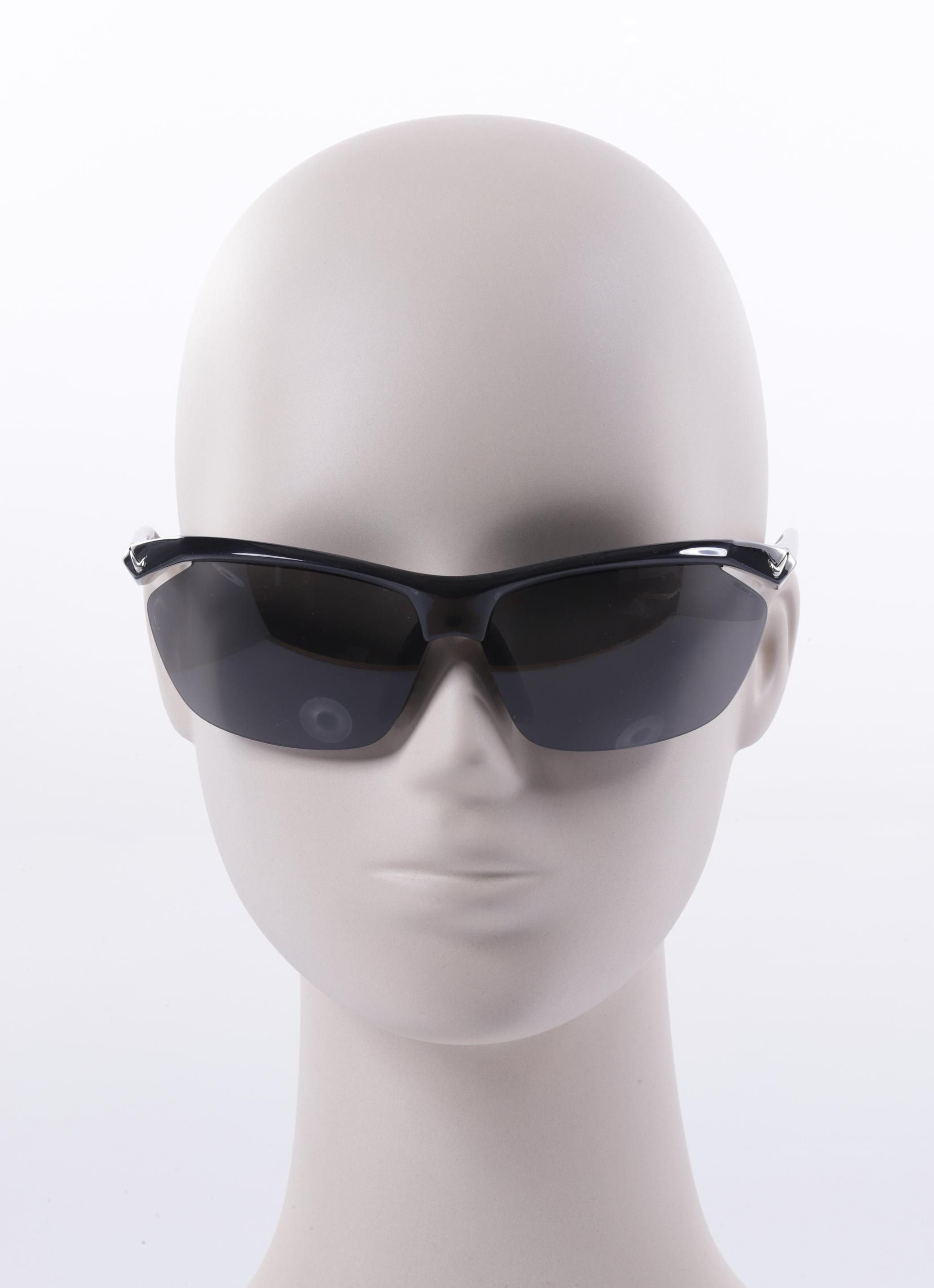 

Nike Damen Sonnenbrille, schwarz, Gr.
