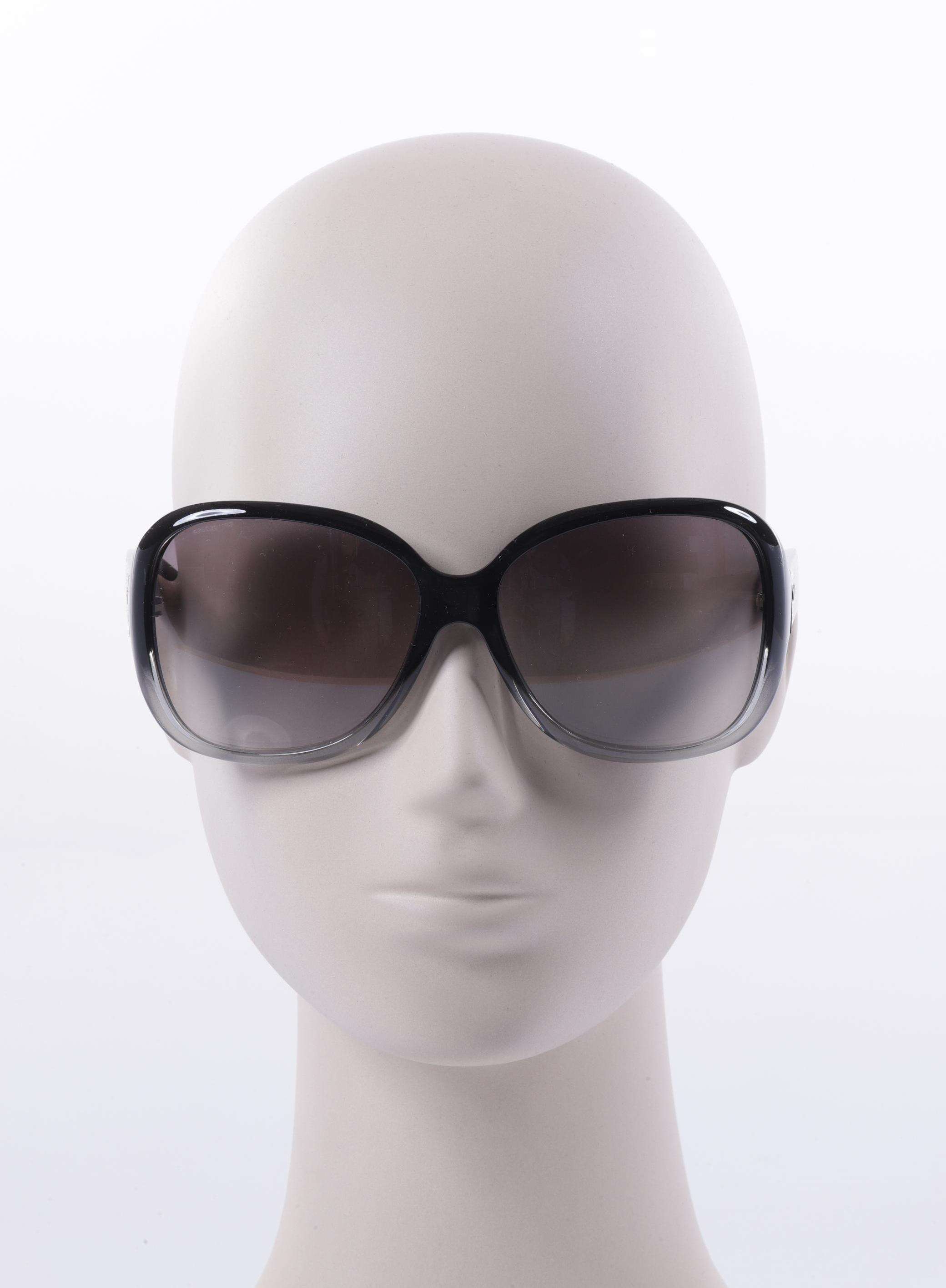 

Prada Damen Sonnenbrille, schwarz, Gr.