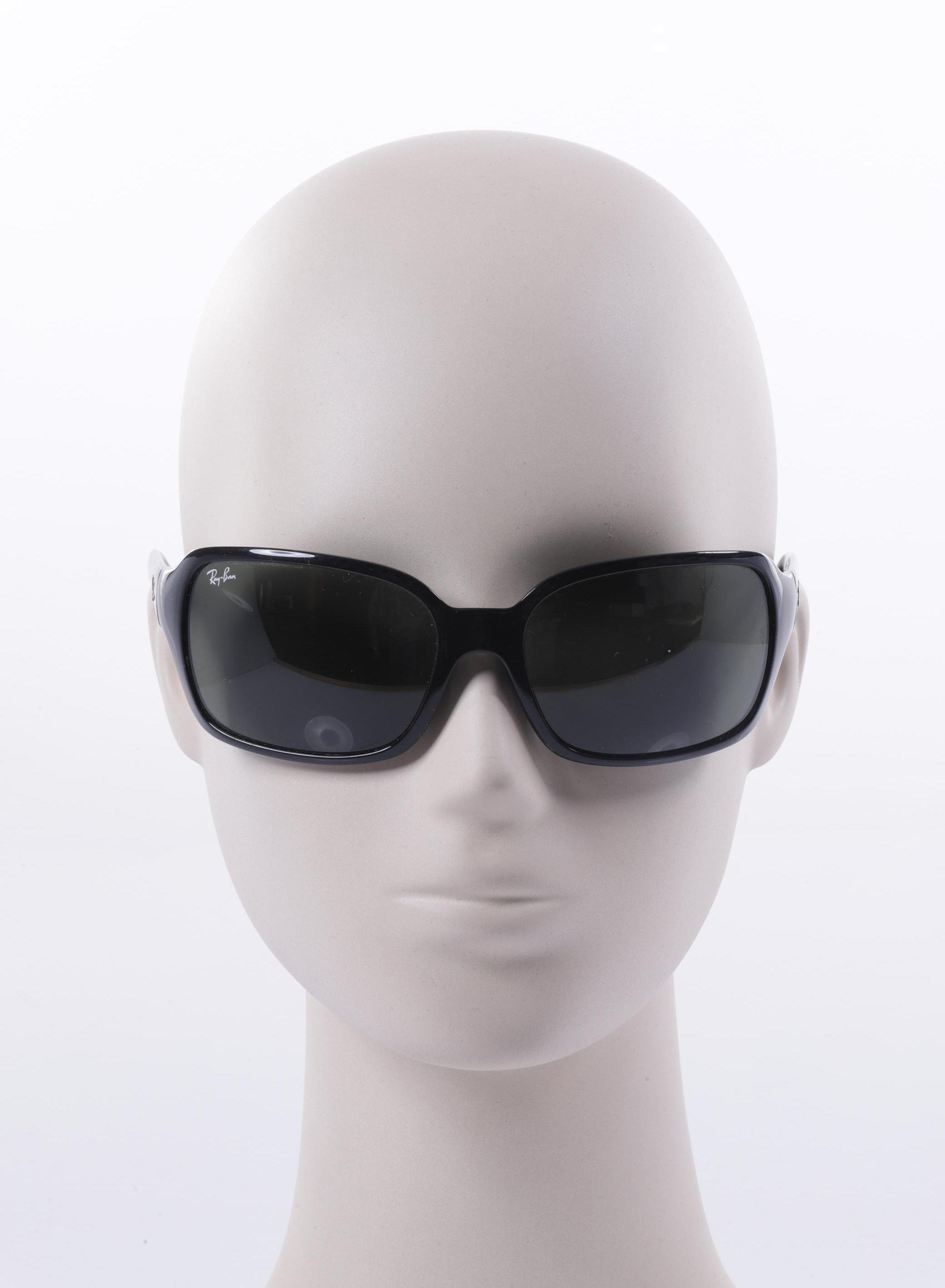 

Ray-Ban Damen Sonnenbrille, schwarz, Gr.