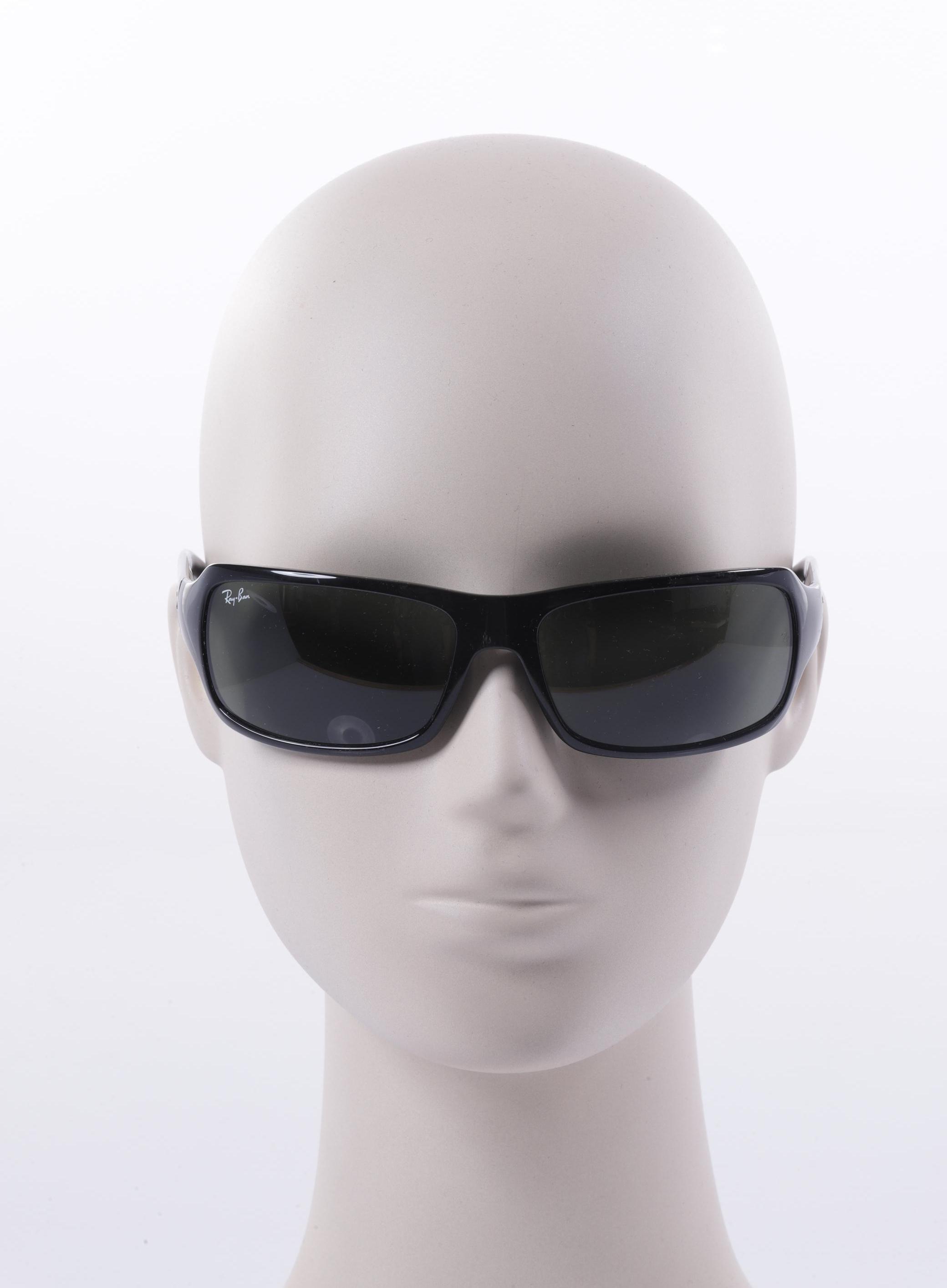 

Ray-Ban Damen Sonnenbrille, schwarz, Gr.