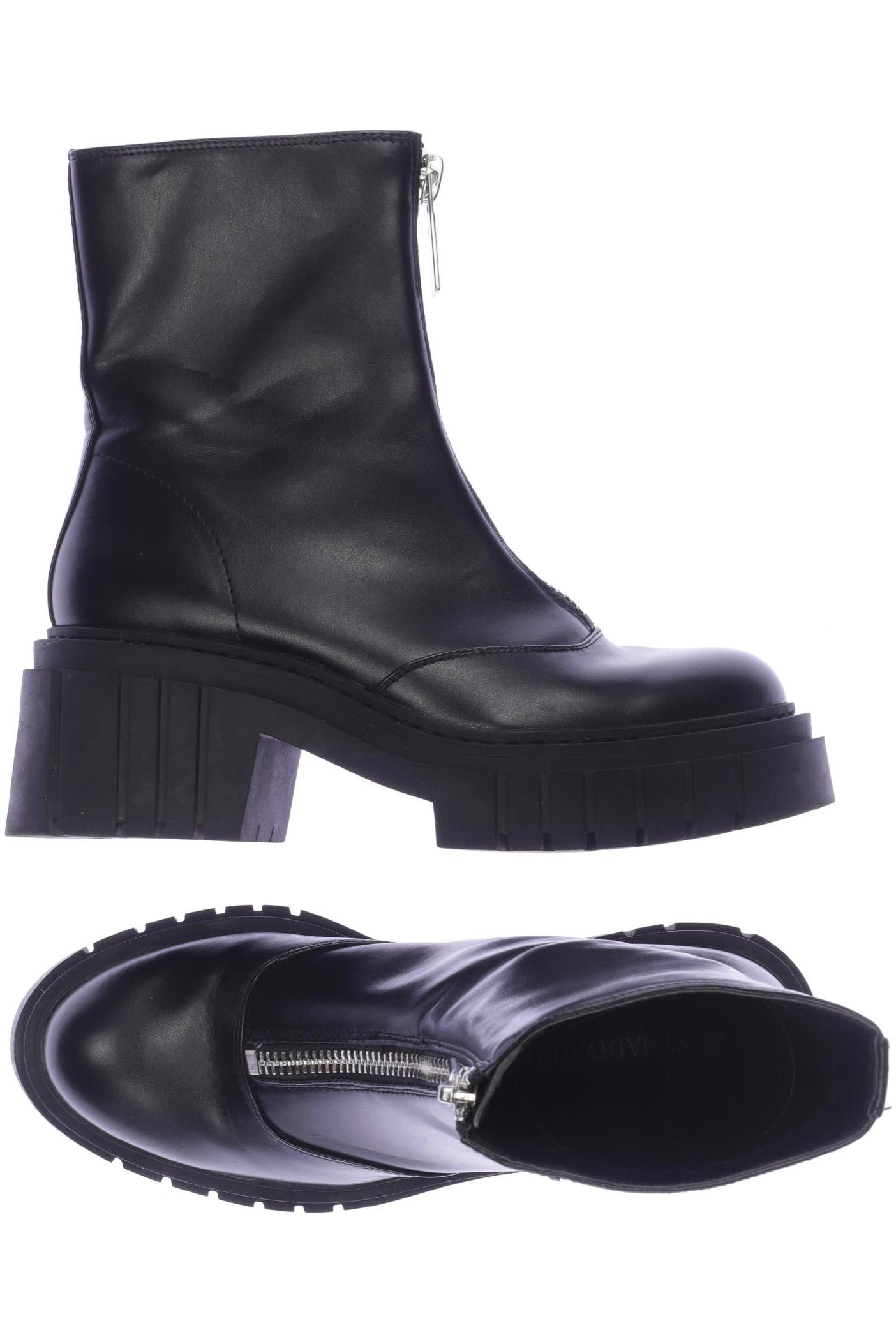 

Stradivarius Damen Stiefelette, schwarz