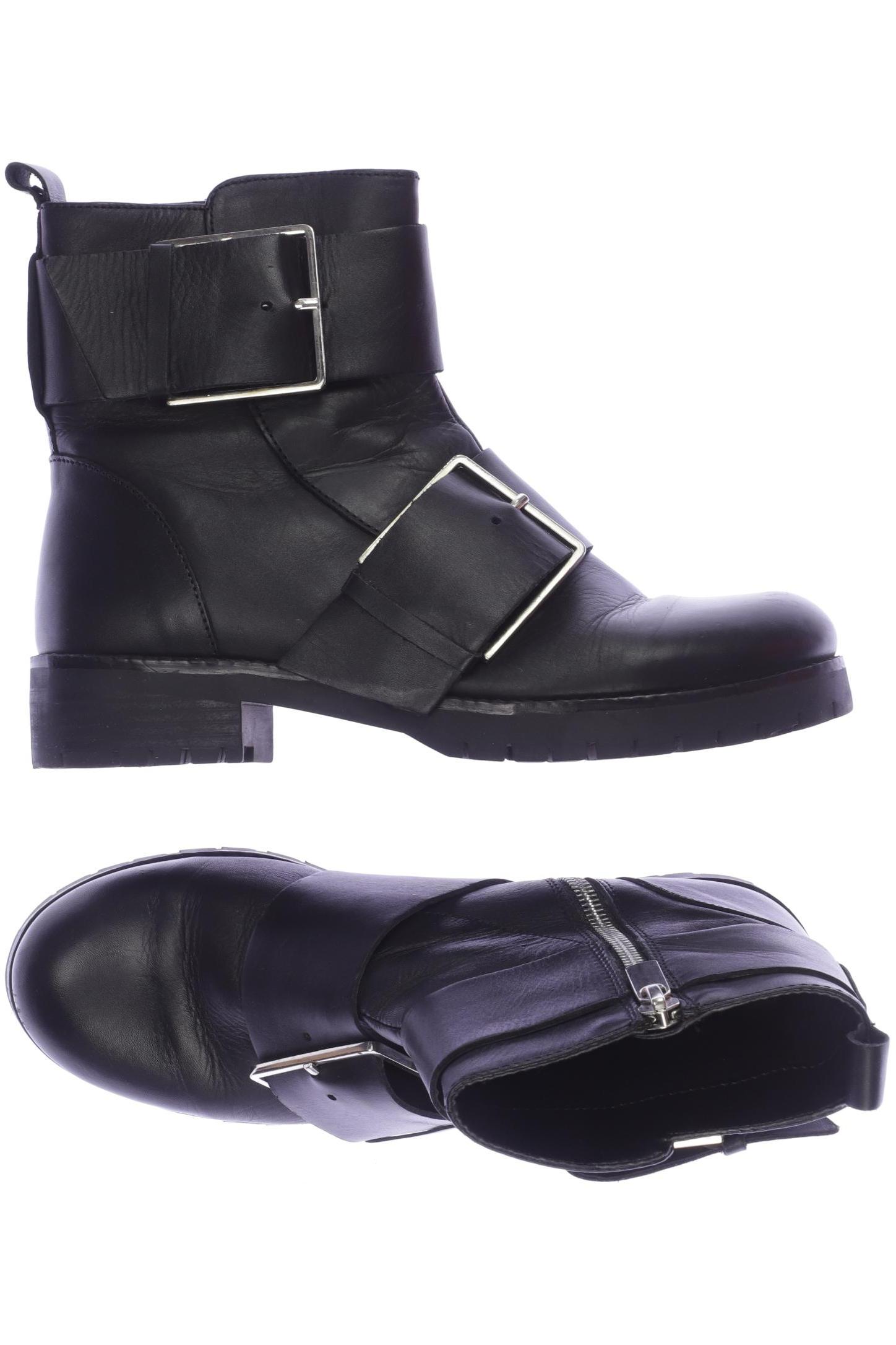 

Stradivarius Damen Stiefelette, schwarz