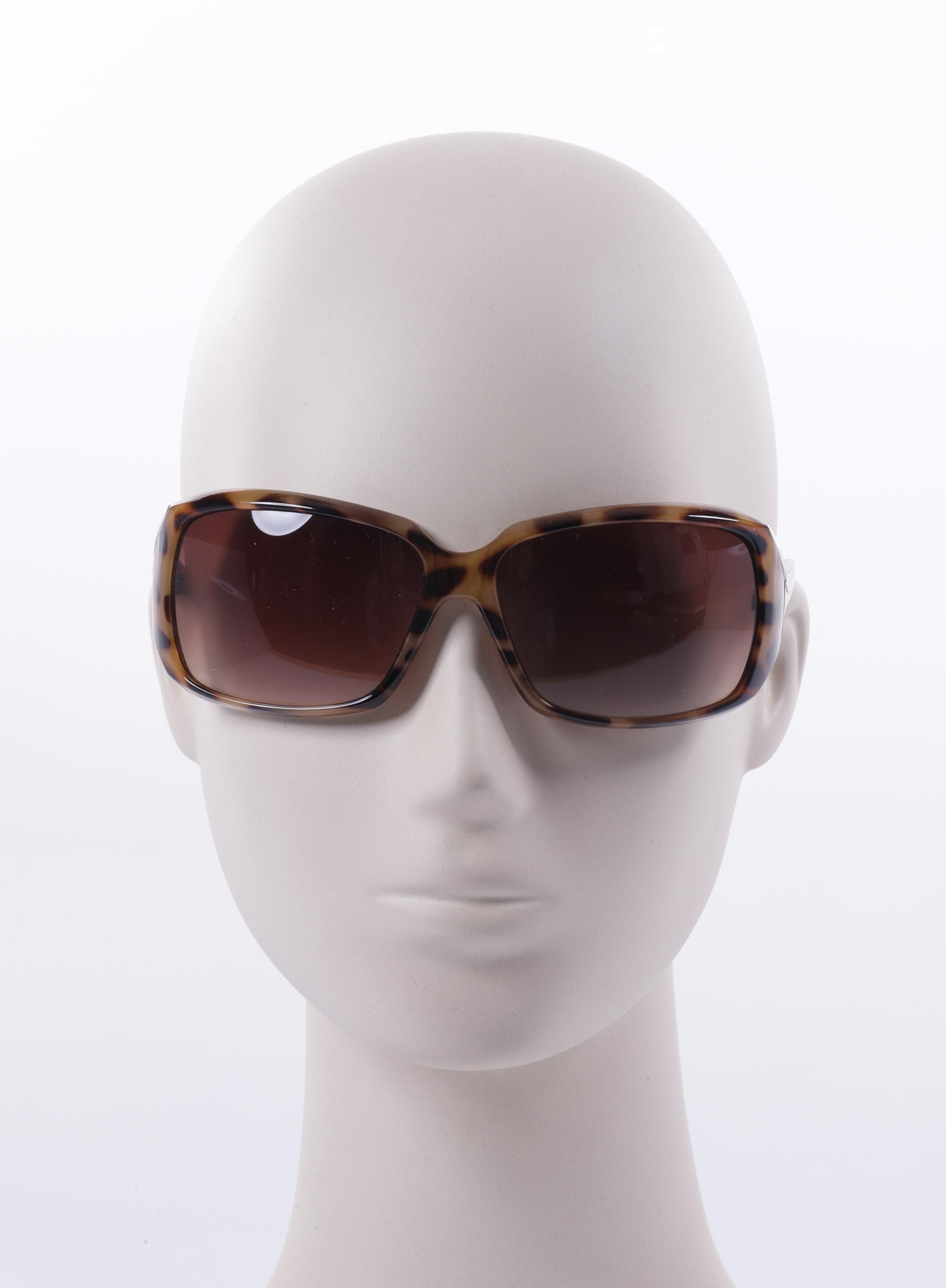 

Tommy Hilfiger Damen Sonnenbrille, braun, Gr.