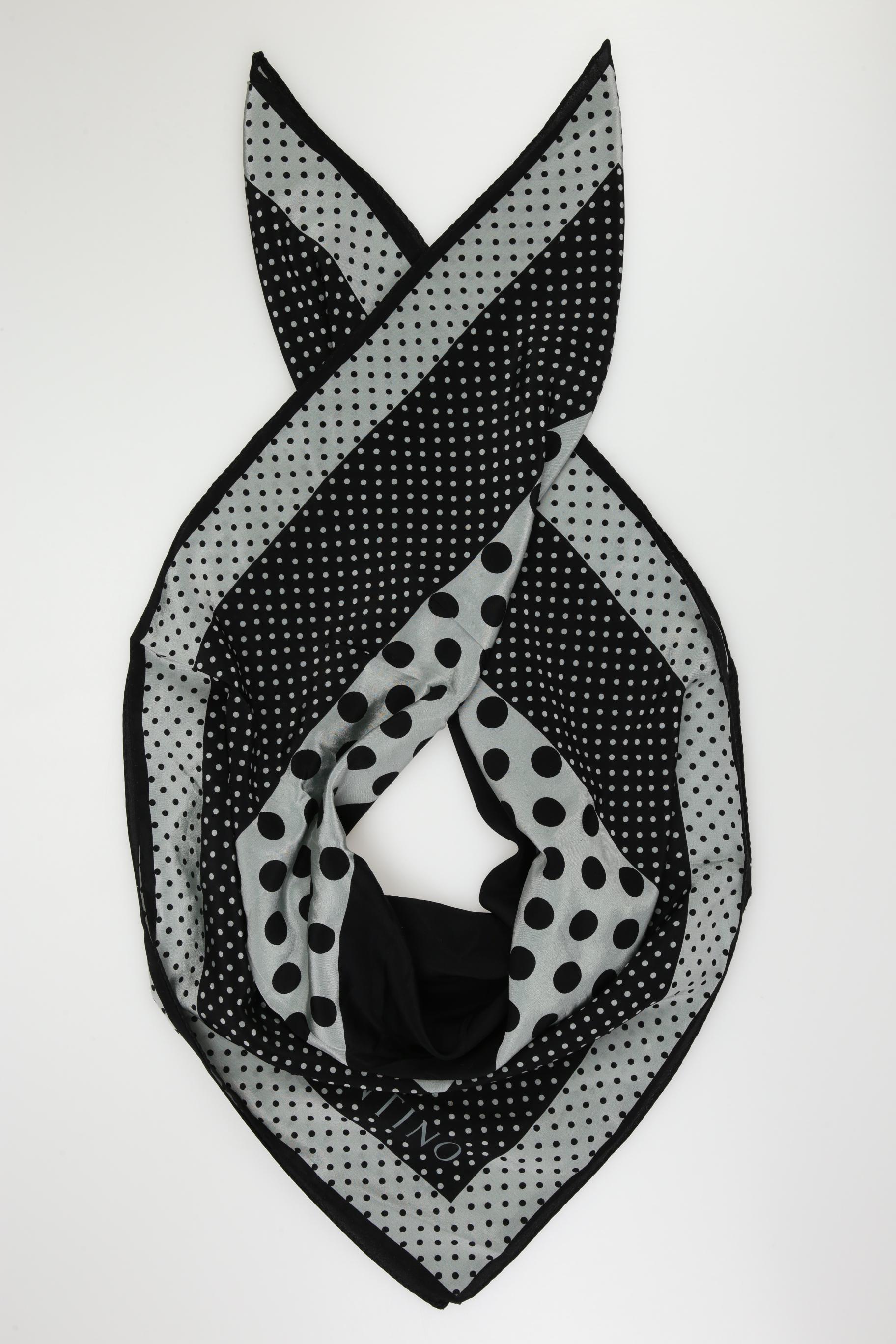

Valentino Garavani Damen Schal, grau, Gr.