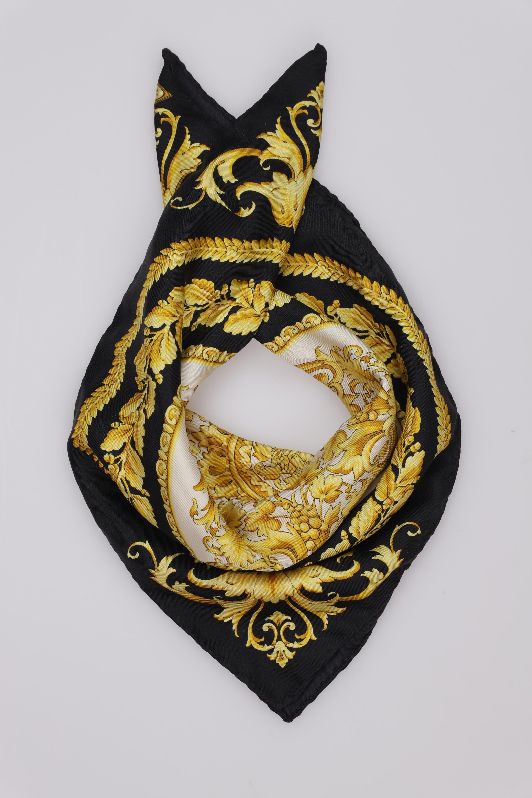 

Versace Damen Schal, mehrfarbig, Gr.