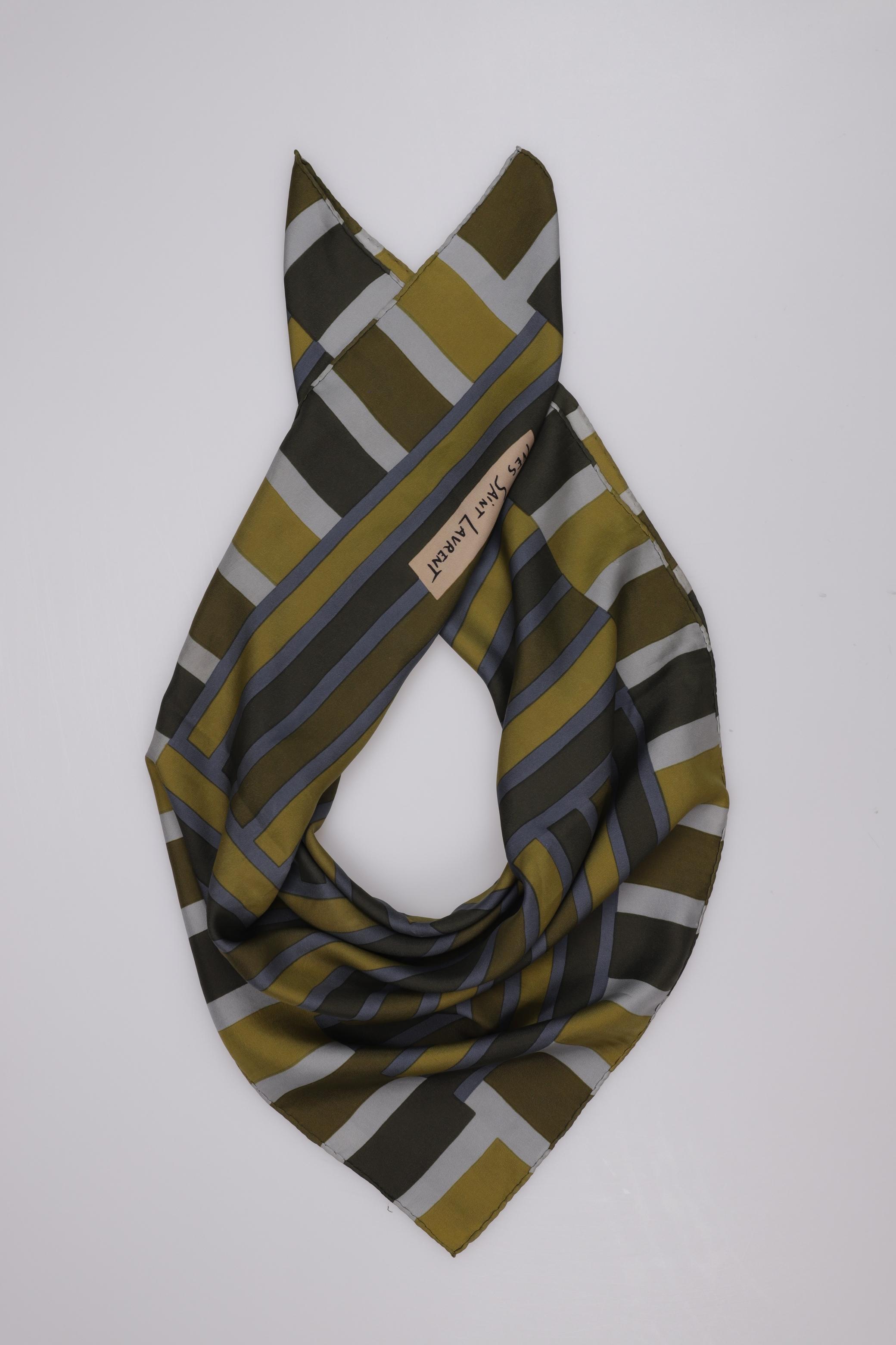 

Yves Saint Laurent Damen Schal, grün, Gr.